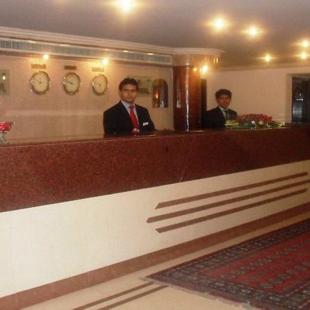 Hotel Crown Plaza Lahore Eksteriør bilde