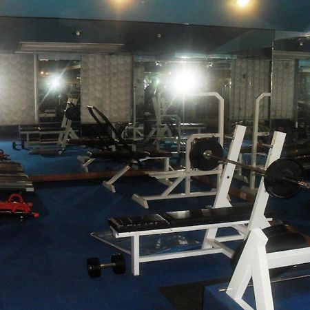 Hotel Crown Plaza Lahore Eksteriør bilde