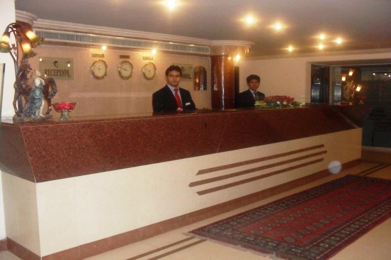Hotel Crown Plaza Lahore Eksteriør bilde